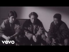 Les Inconnus - La drogue (pub)