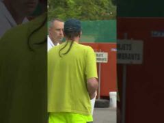 Il n'y a pas plus collant que ce type... #shorts
